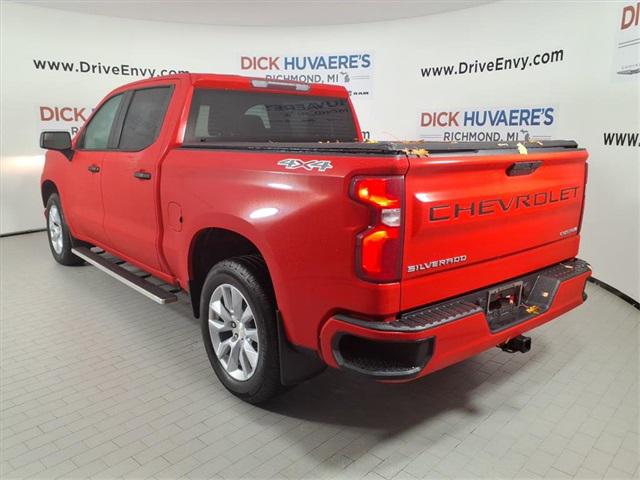 2021 Chevrolet Silverado 1500 4WD Crew Cab Short Bed Custom