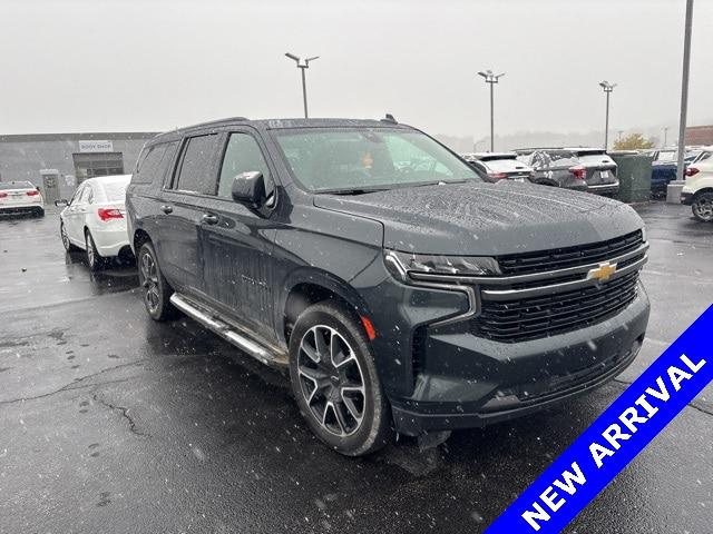 2022 Chevrolet Suburban 4WD RST