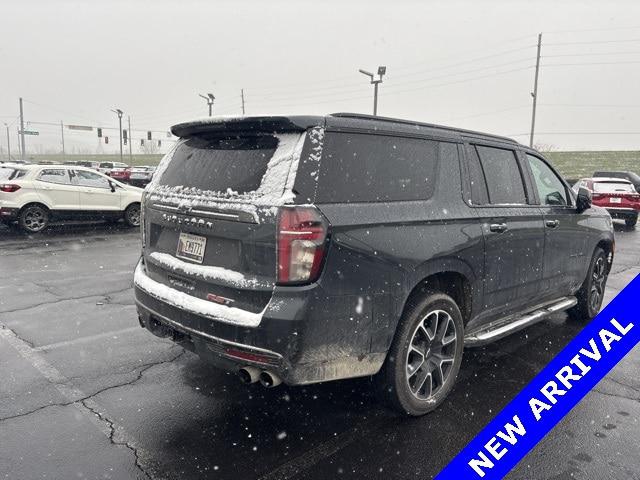 2022 Chevrolet Suburban 4WD RST