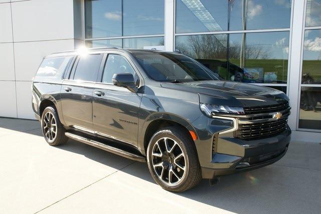 2022 Chevrolet Suburban 4WD RST