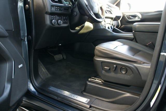 2022 Chevrolet Suburban 4WD RST