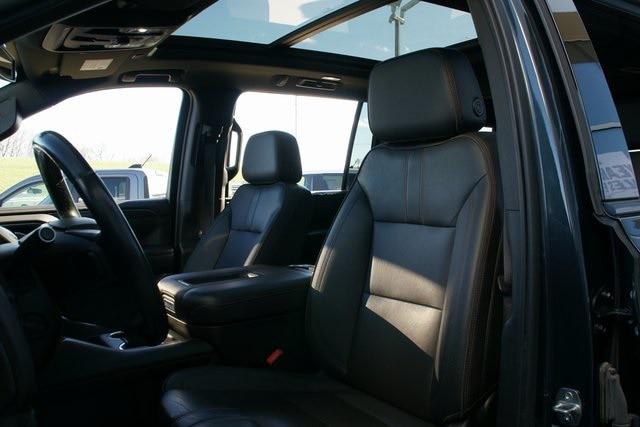 2022 Chevrolet Suburban 4WD RST