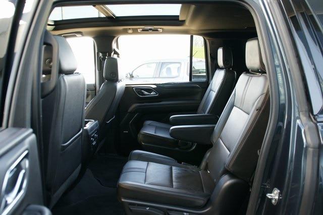 2022 Chevrolet Suburban 4WD RST