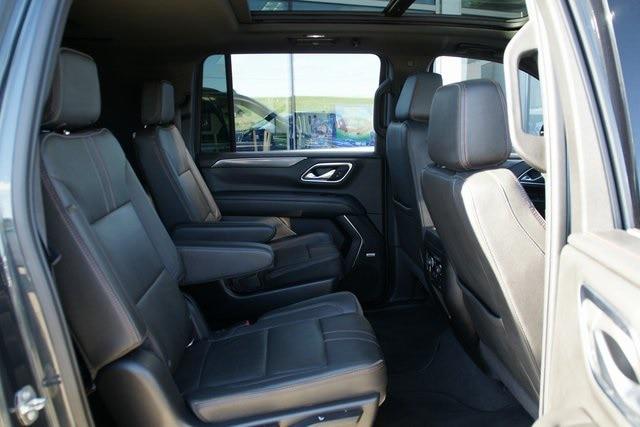 2022 Chevrolet Suburban 4WD RST