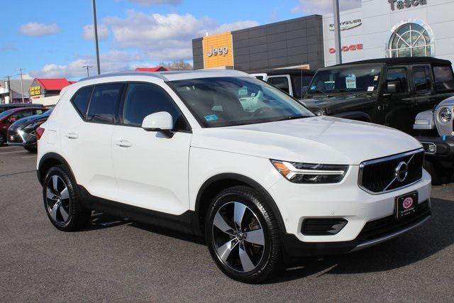 2019 Volvo XC40 T5 Momentum