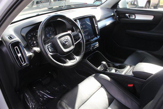 2019 Volvo XC40 T5 Momentum