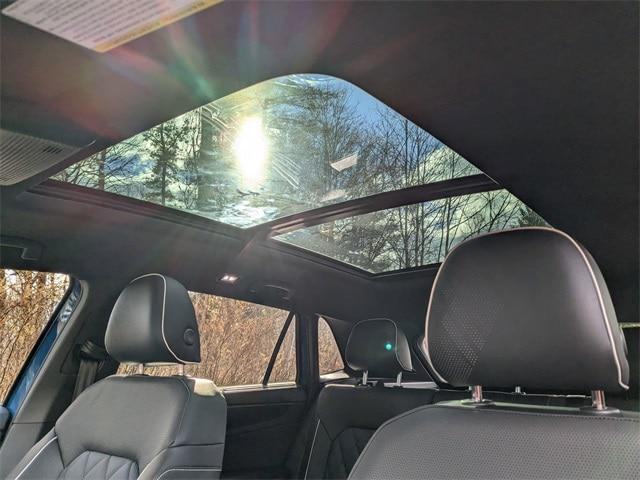 2025 Volkswagen Atlas Cross Sport 2.0T SEL Premium R-Line