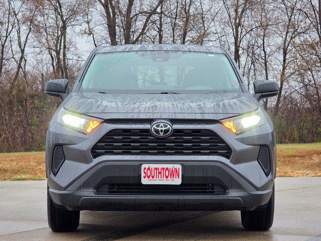 2022 Toyota RAV4 LE 2022 Toyota RAV4 LE