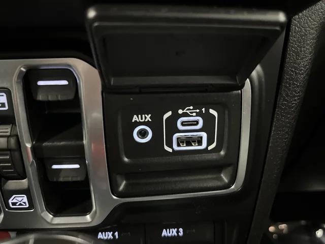 2024 Jeep Wrangler 4-Door Willys 4x4