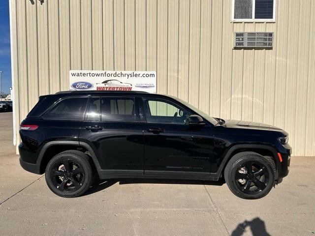 2023 Jeep Grand Cherokee Limited 4x4 2023 Jeep Grand Cherokee Limited 4x4