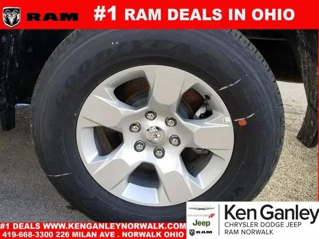 2025 Ram 1500 Big Horn Crew Cab 4x2 57 Box