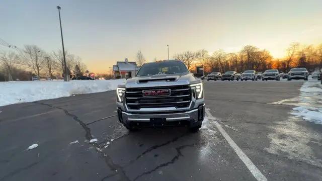 2026 GMC Sierra 2500HD Crew Cab, Standard Bed, SLE, 4WD