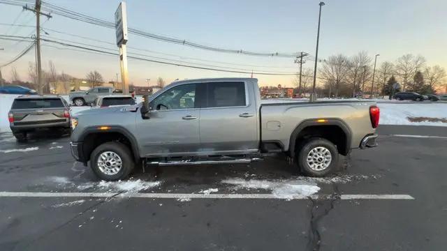 2026 GMC Sierra 2500HD Crew Cab, Standard Bed, SLE, 4WD