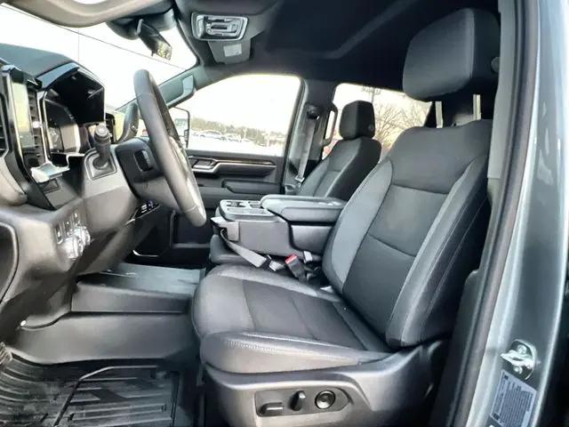 2026 GMC Sierra 2500HD Crew Cab, Standard Bed, SLE, 4WD