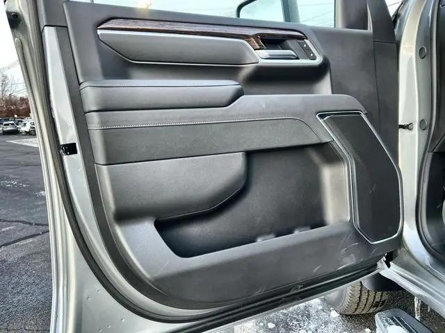 2026 GMC Sierra 2500HD Crew Cab, Standard Bed, SLE, 4WD