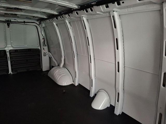 2025 GMC Savana Cargo RWD 2500 Extended Wheelbase Work Van