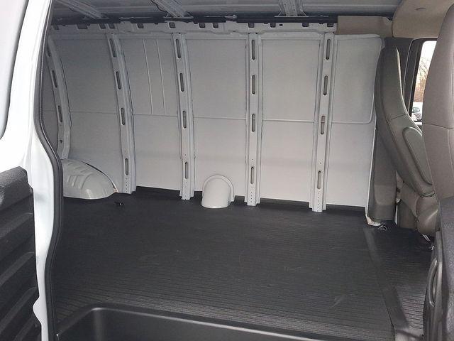 2025 GMC Savana Cargo RWD 2500 Extended Wheelbase Work Van