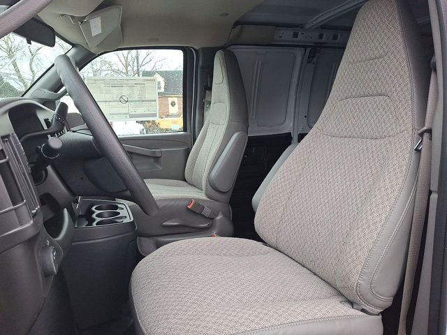 2025 GMC Savana Cargo RWD 2500 Extended Wheelbase Work Van