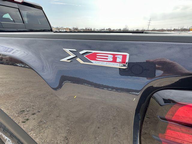2026 GMC Sierra 2500HD Crew Cab, Standard Bed, SLT, 4WD