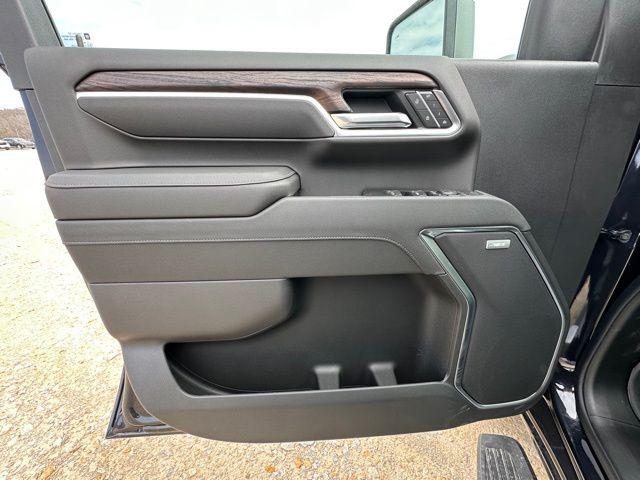 2026 GMC Sierra 2500HD Crew Cab, Standard Bed, SLT, 4WD