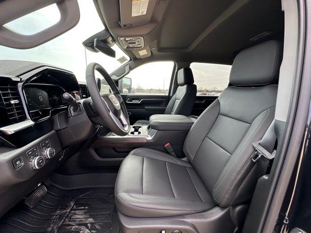 2026 GMC Sierra 2500HD Crew Cab, Standard Bed, SLT, 4WD