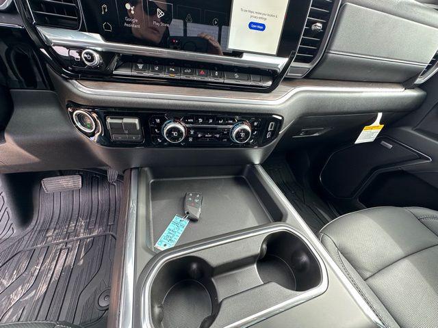 2026 GMC Sierra 2500HD Crew Cab, Standard Bed, SLT, 4WD