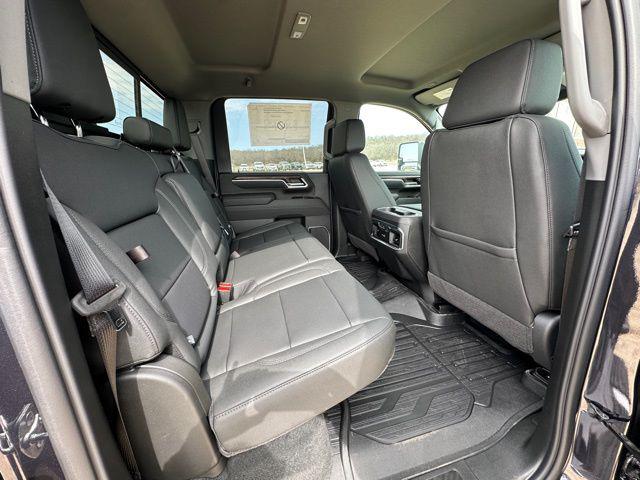2026 GMC Sierra 2500HD Crew Cab, Standard Bed, SLT, 4WD