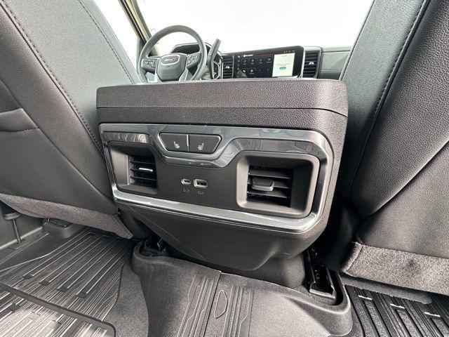 2026 GMC Sierra 2500HD Crew Cab, Standard Bed, SLT, 4WD