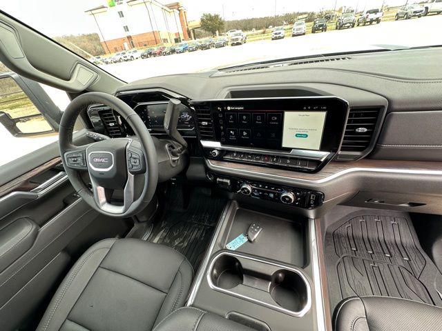 2026 GMC Sierra 2500HD Crew Cab, Standard Bed, SLT, 4WD
