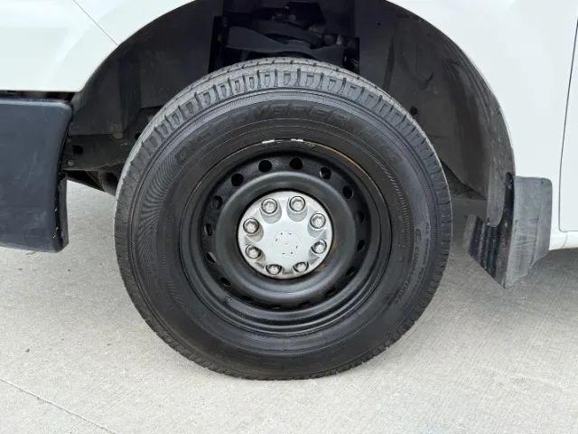 2019 Nissan 2500 S V6