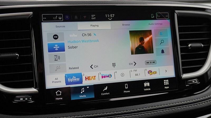 2026 Chrysler Pacifica Select