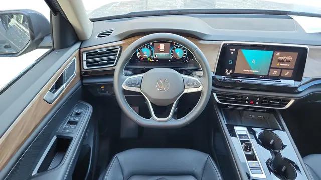 2026 Volkswagen Atlas SE with Technology
