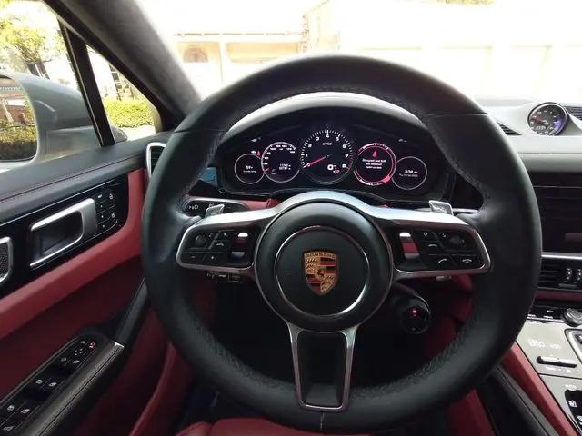 2022 Porsche Cayenne GTS