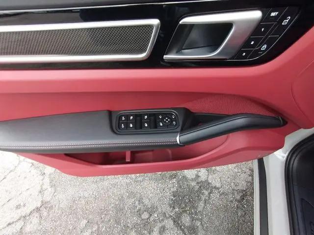 2022 Porsche Cayenne GTS