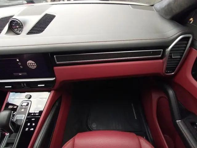 2022 Porsche Cayenne GTS