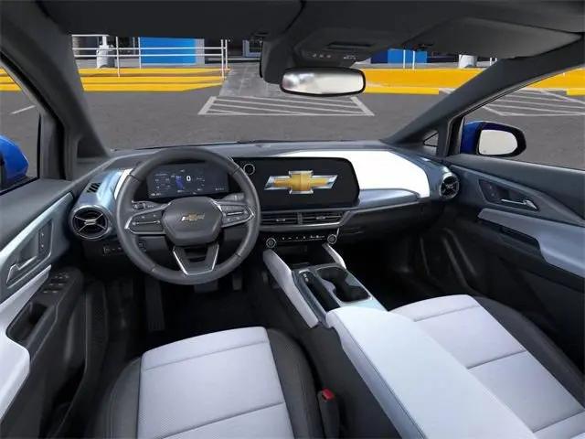 2025 Chevrolet Equinox LT 2
