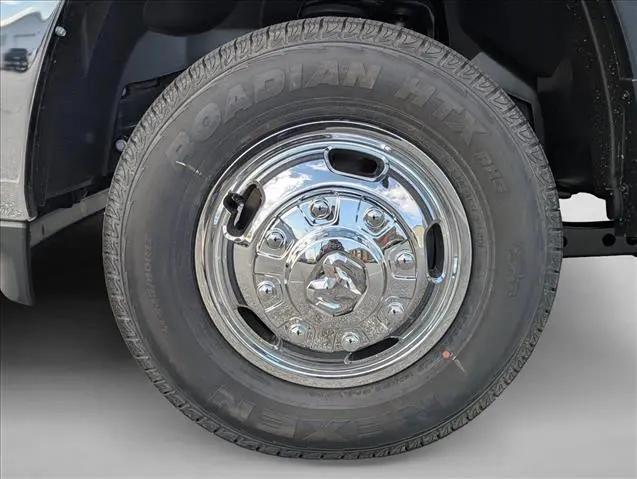 2026 Ram 3500 Tradesman Crew Cab 4x4 8' Box