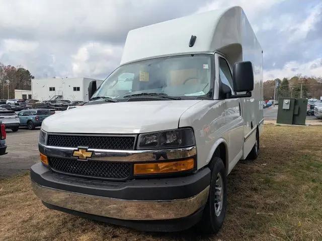 2025 Chevrolet Express Cutaway Work Van