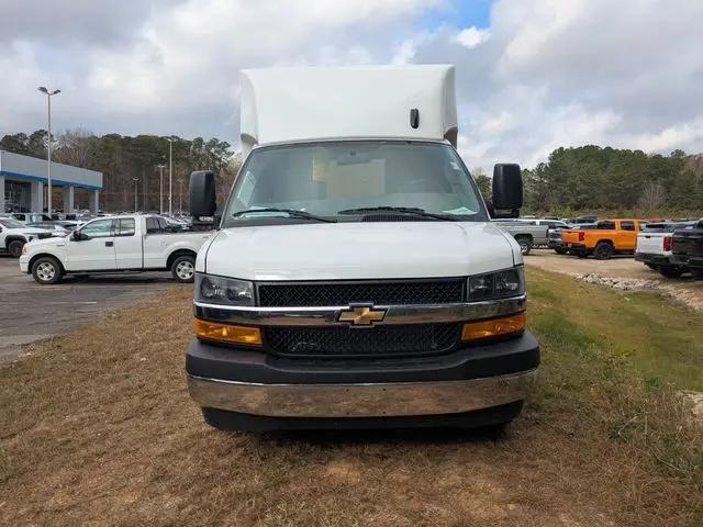 2025 Chevrolet Express Cutaway Work Van