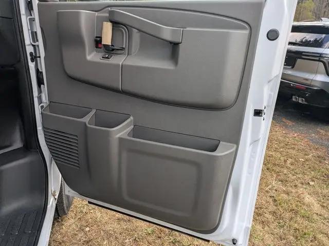 2025 Chevrolet Express Cutaway Work Van