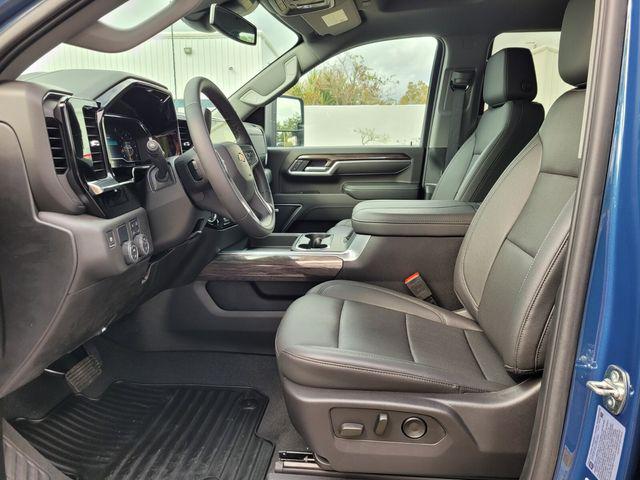 2025 Chevrolet Silverado 2500HD 2WD Crew Cab Standard Bed LTZ