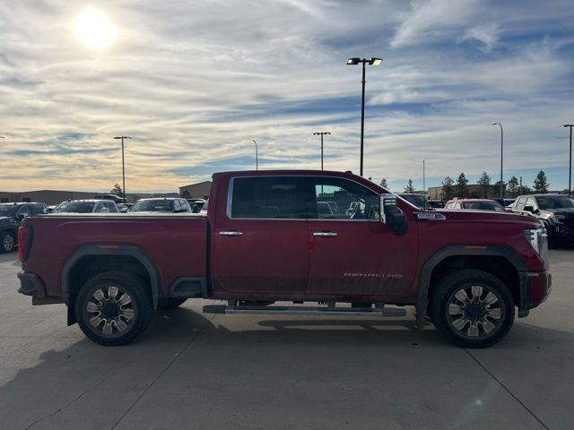 2024 GMC Sierra 2500HD 4WD Crew Cab Standard Bed Denali