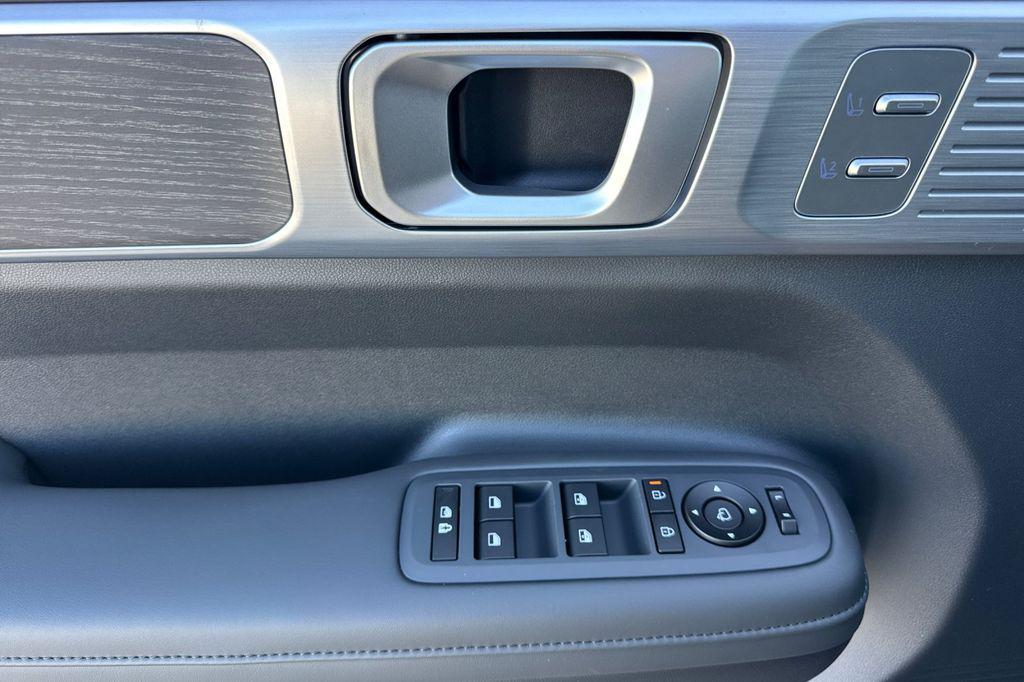 2026 Hyundai Santa Fe Limited - Photo 10