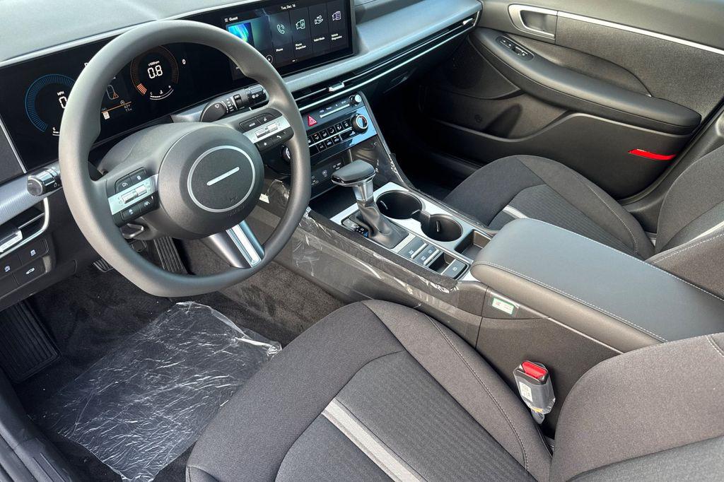2026 Hyundai Sonata SE - Photo 9