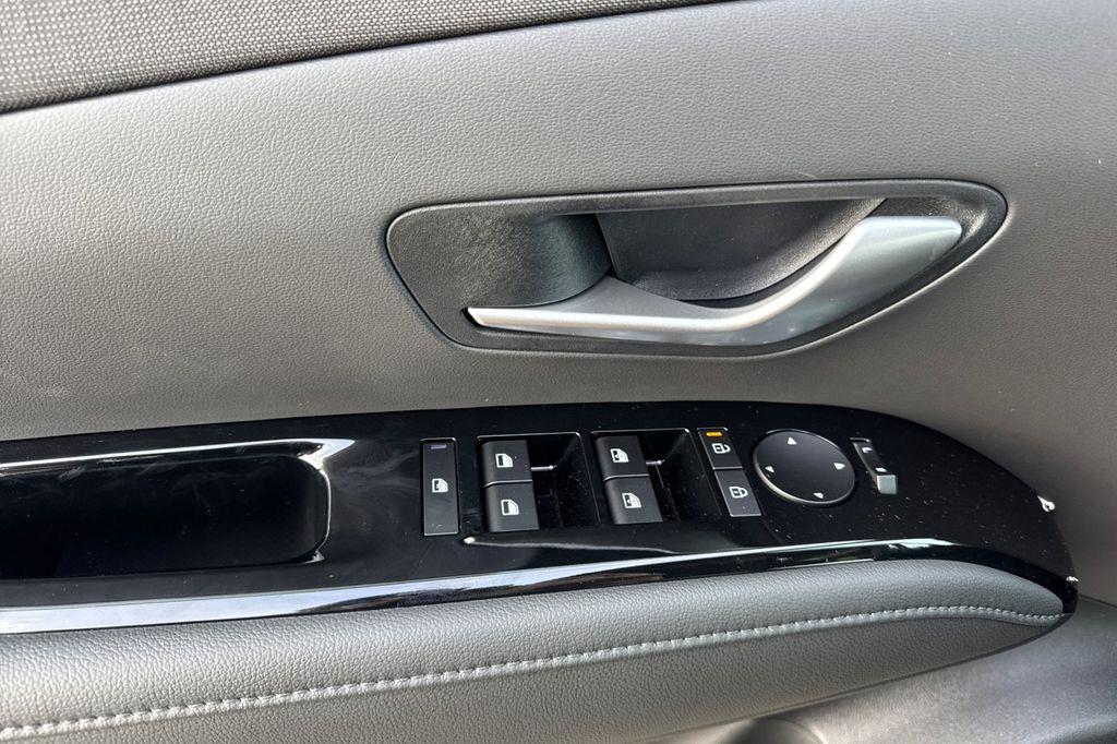 2026 Hyundai Santa Cruz Limited - Photo 10