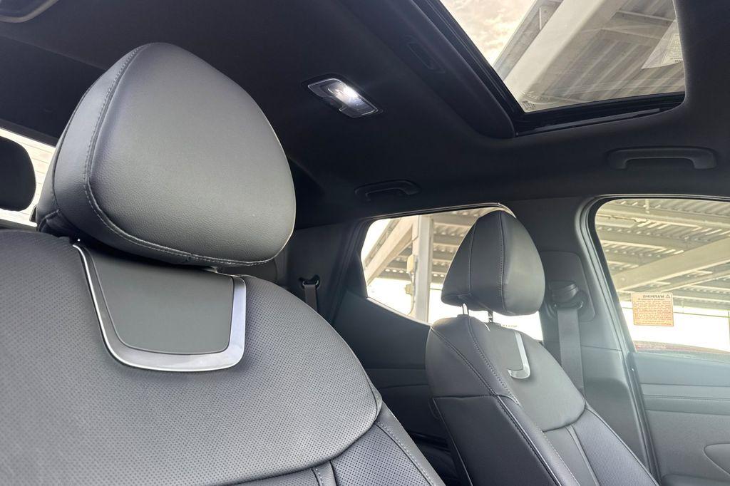 2026 Hyundai Santa Cruz Limited - Photo 17