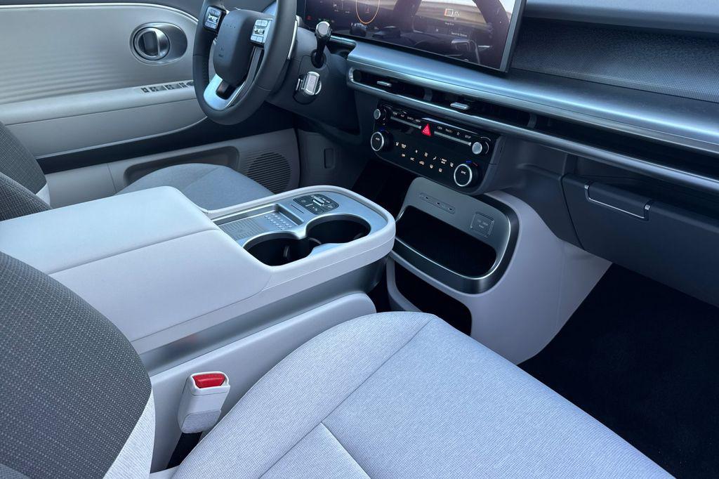 2026 Hyundai IONIQ 9 S - Photo 18