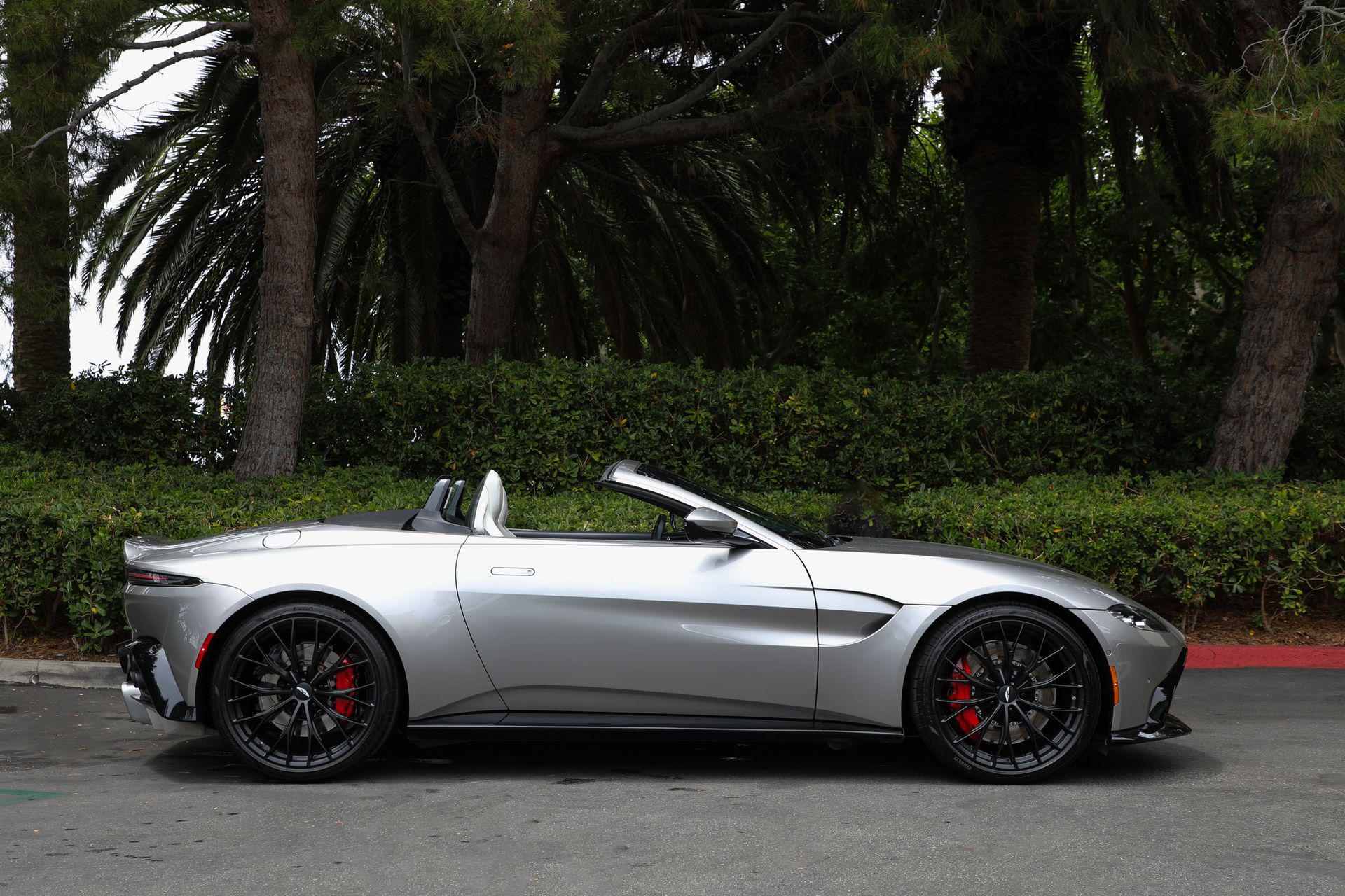 Aston Martin 2023 Vantage 