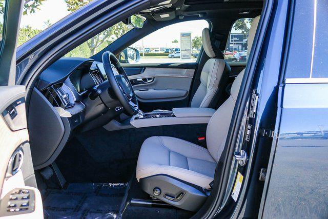 2026 Volvo XC90 Plus, B6 AWD Gas (mild hybrid), Gasoline, Bright, 7 Seats