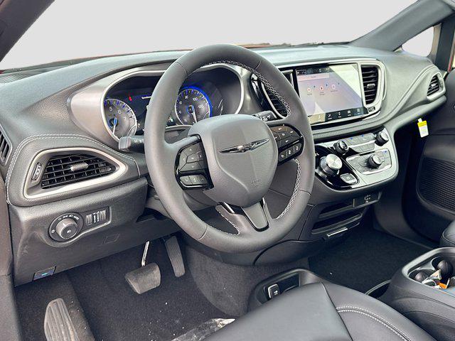 2026 Chrysler Pacifica Select AWD